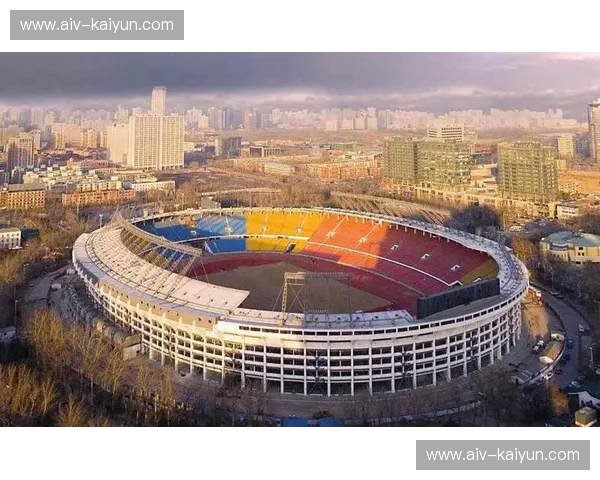 绿城红影：当“永远争第一”撞上“申城霸主”，京沪巅峰对决的灵魂博弈